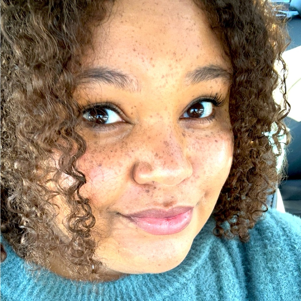 Meet your Posher, Jadena